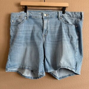 Torrid Perfect 5” Vintage Jean Shorts Size 20